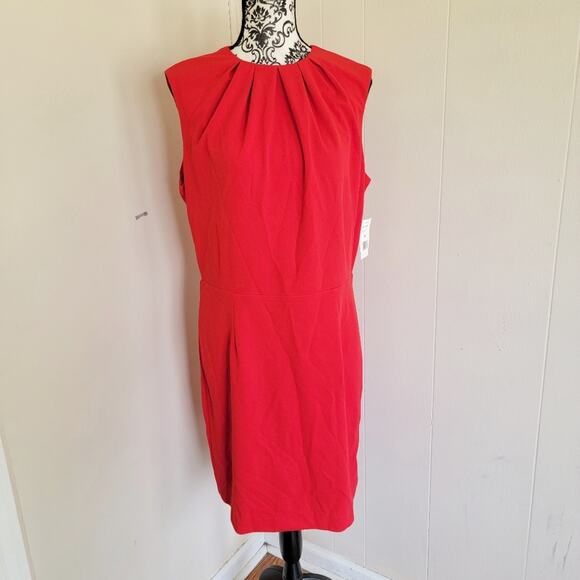 Alexia Admor Layla Crewneck Sleeveless Pleated Mini Sheath Dress - Picture 2 of 5